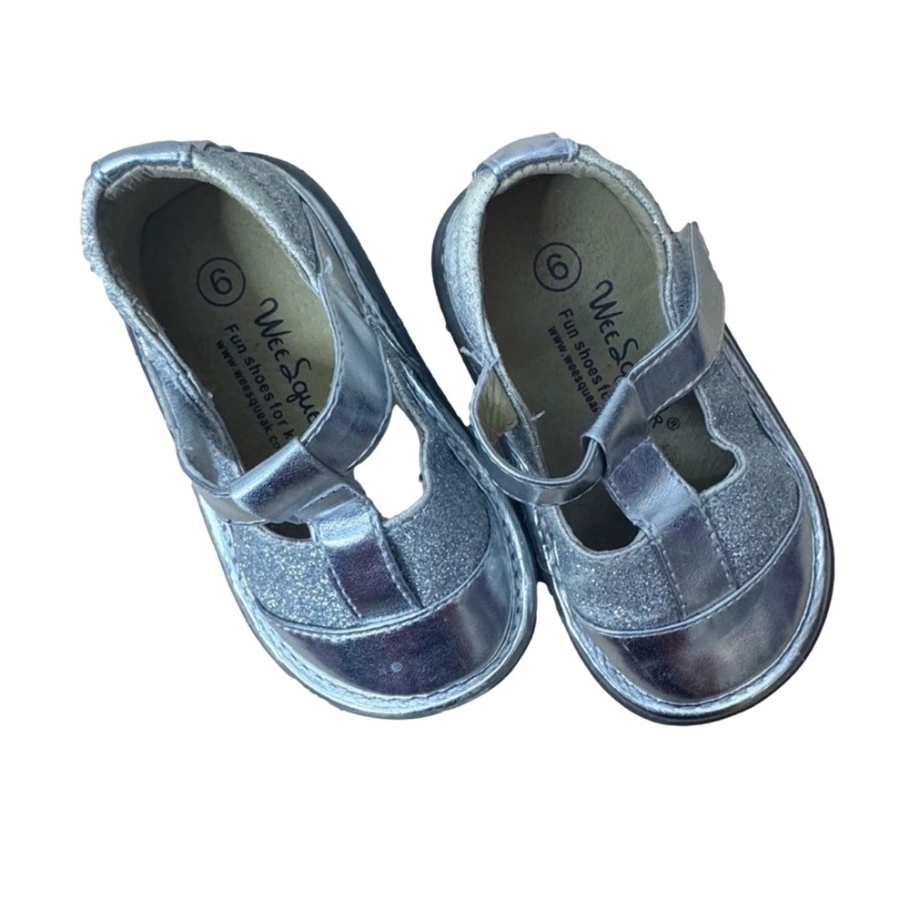 Wee Squeak Silver Kids Shoes. Size 6. Good Condition. Both work.